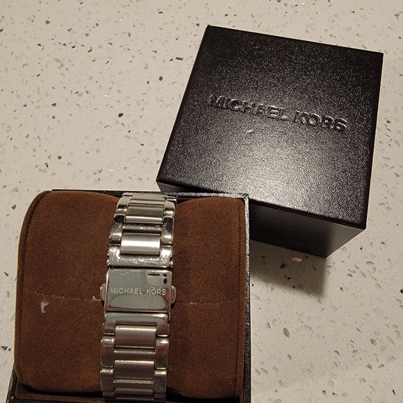 Michael Kors Silver Wrist Watch - Picture 3 of 3